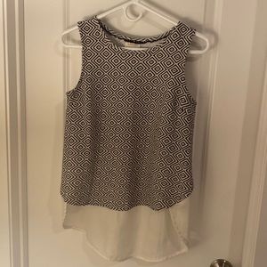 Deletta Black and White Patterned High Low Contrast Shirt - Size Small